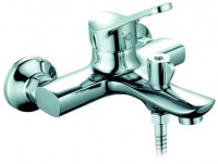Смеситель для/ванны Falcon из латуни с коротким изл., встр. в корпус перекл., картр. D40 и душ к-том